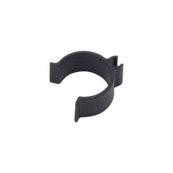 Clip nero per tubo dell'acqua, forma semicircolare con due supporti laterali.